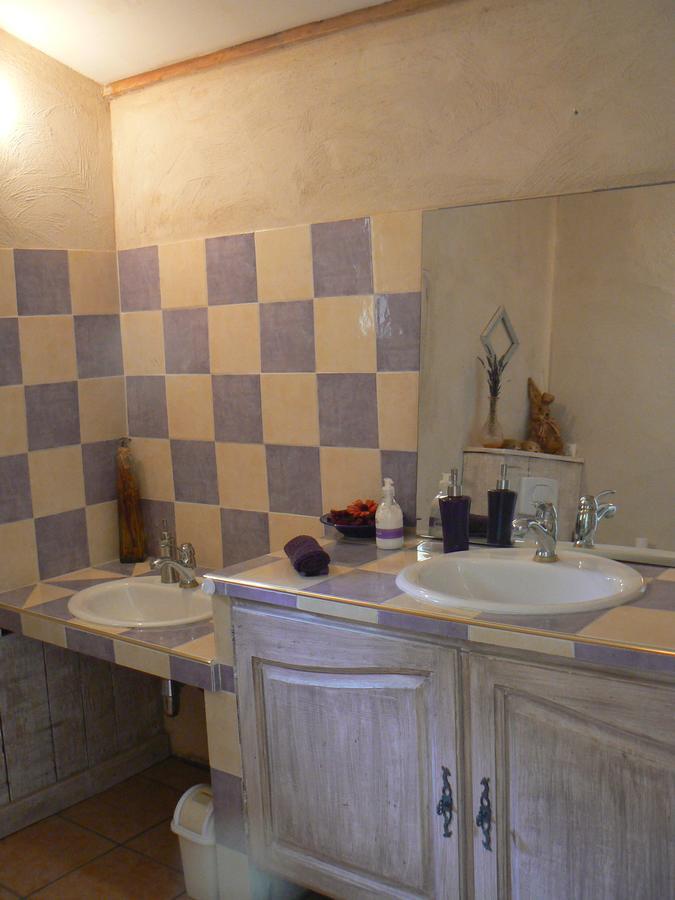 Chambres D'Hotes De La Verrerie Lioux Екстериор снимка