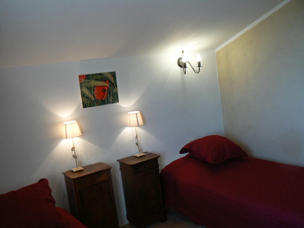 Chambres D'Hotes De La Verrerie Lioux Екстериор снимка
