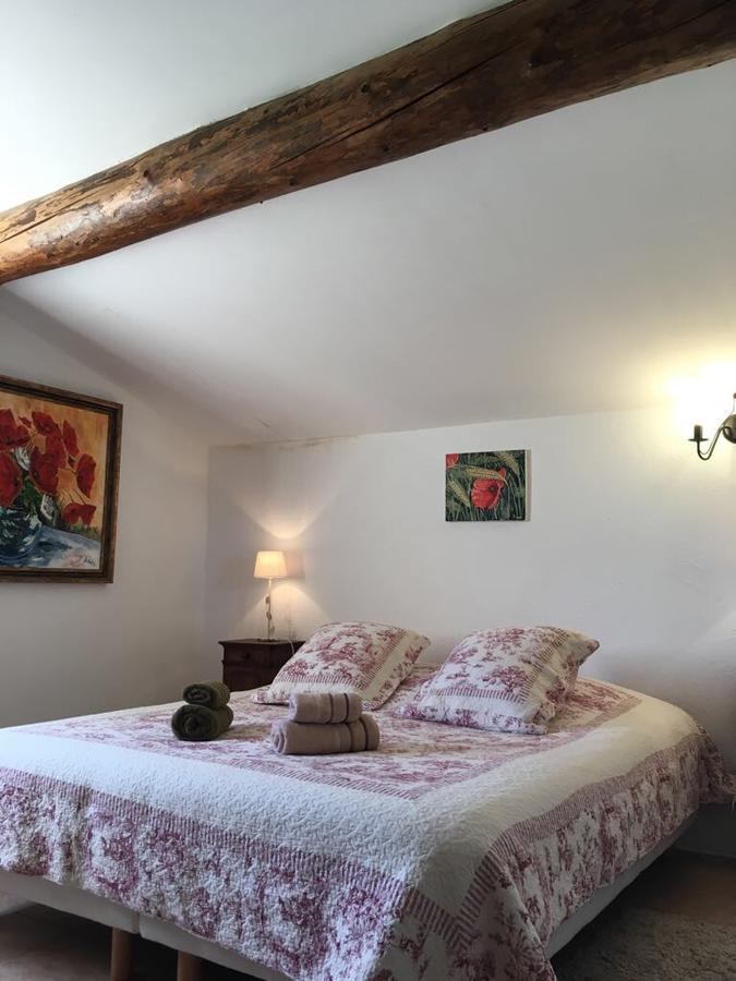 Chambres D'Hotes De La Verrerie Lioux Екстериор снимка