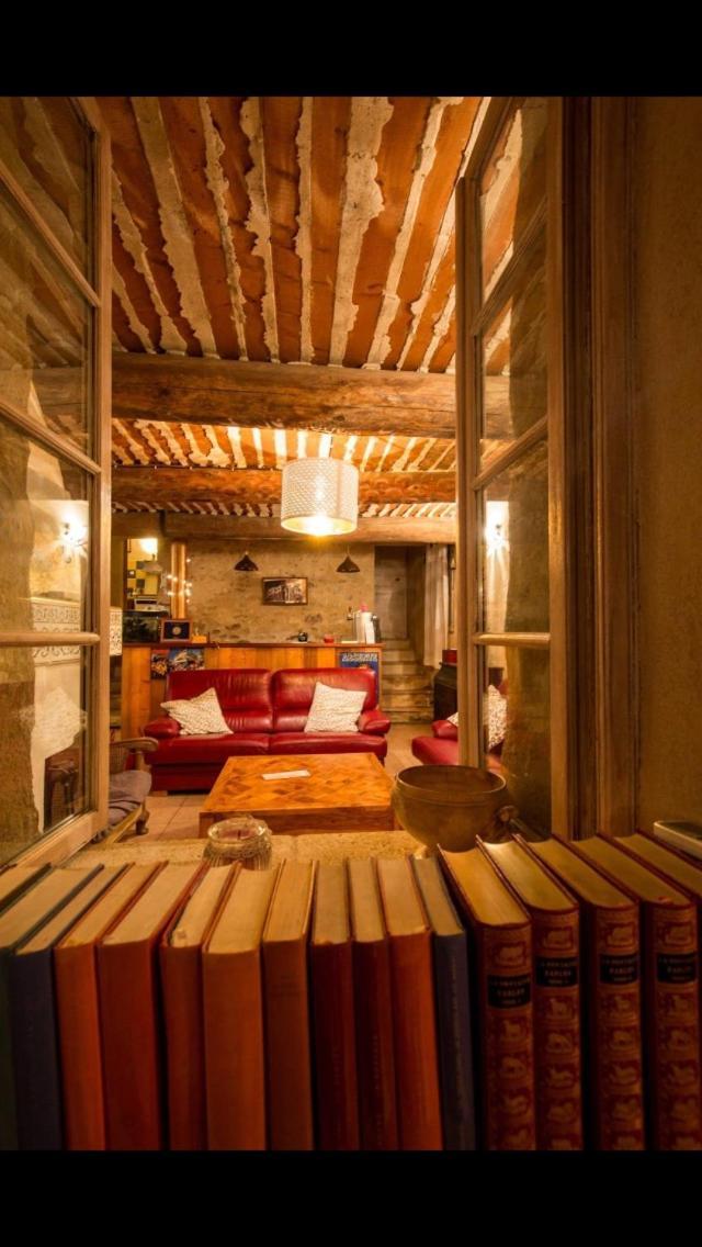 Chambres D'Hotes De La Verrerie Lioux Екстериор снимка