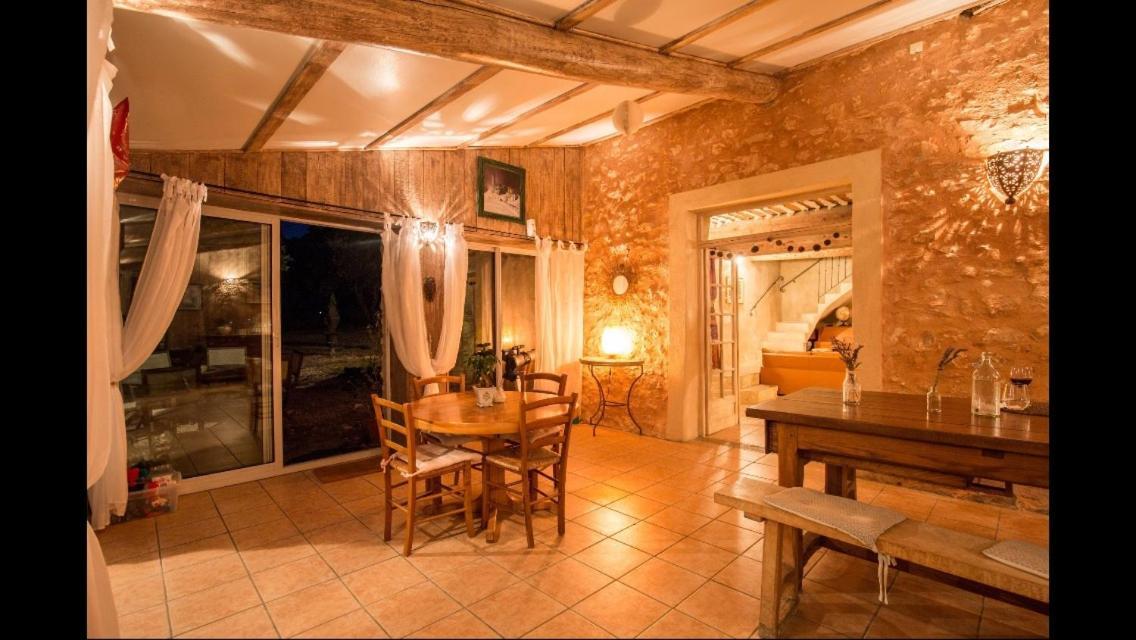 Chambres D'Hotes De La Verrerie Lioux Екстериор снимка